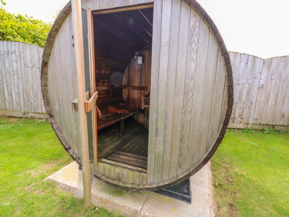 Yew Holiday home