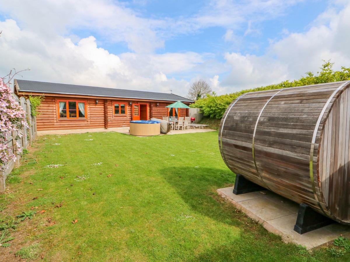 Yew Holiday home