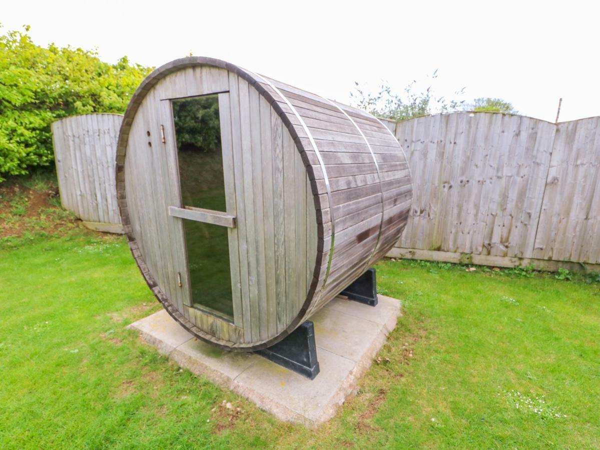 Yew Holiday home *