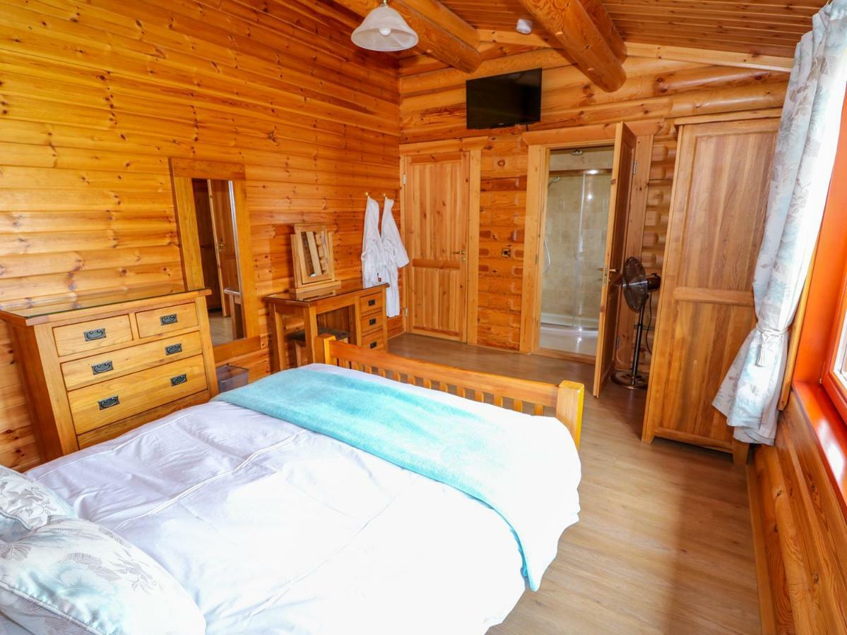 Holiday home Yew *