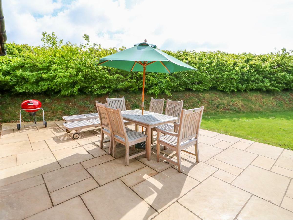 Yew Holiday home